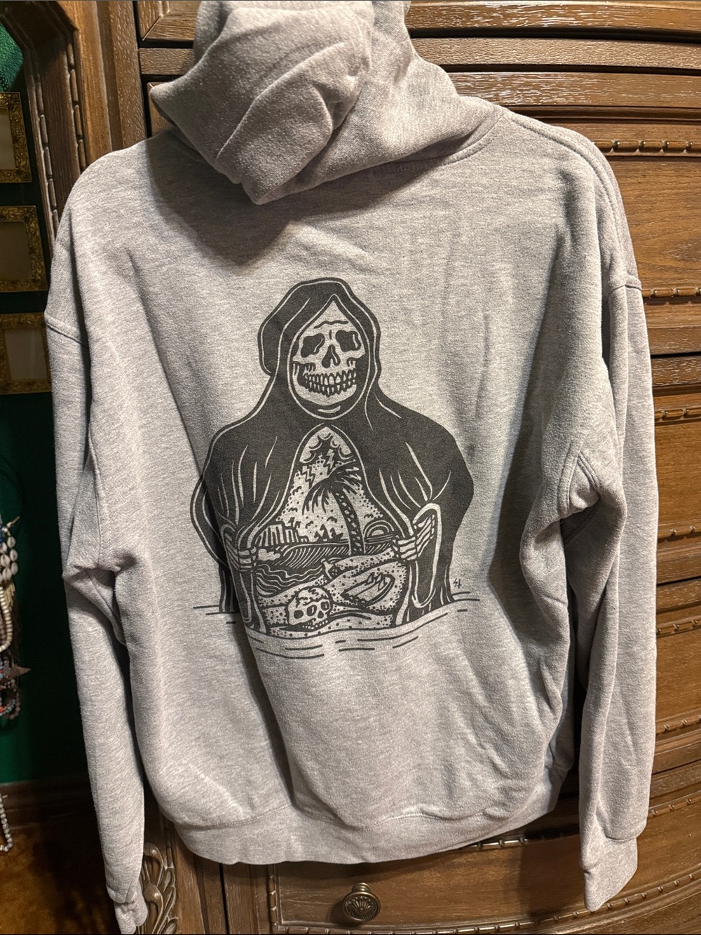 Deadsrock-Sketchy Tank Gray Graphic Hooded Sweatshirt